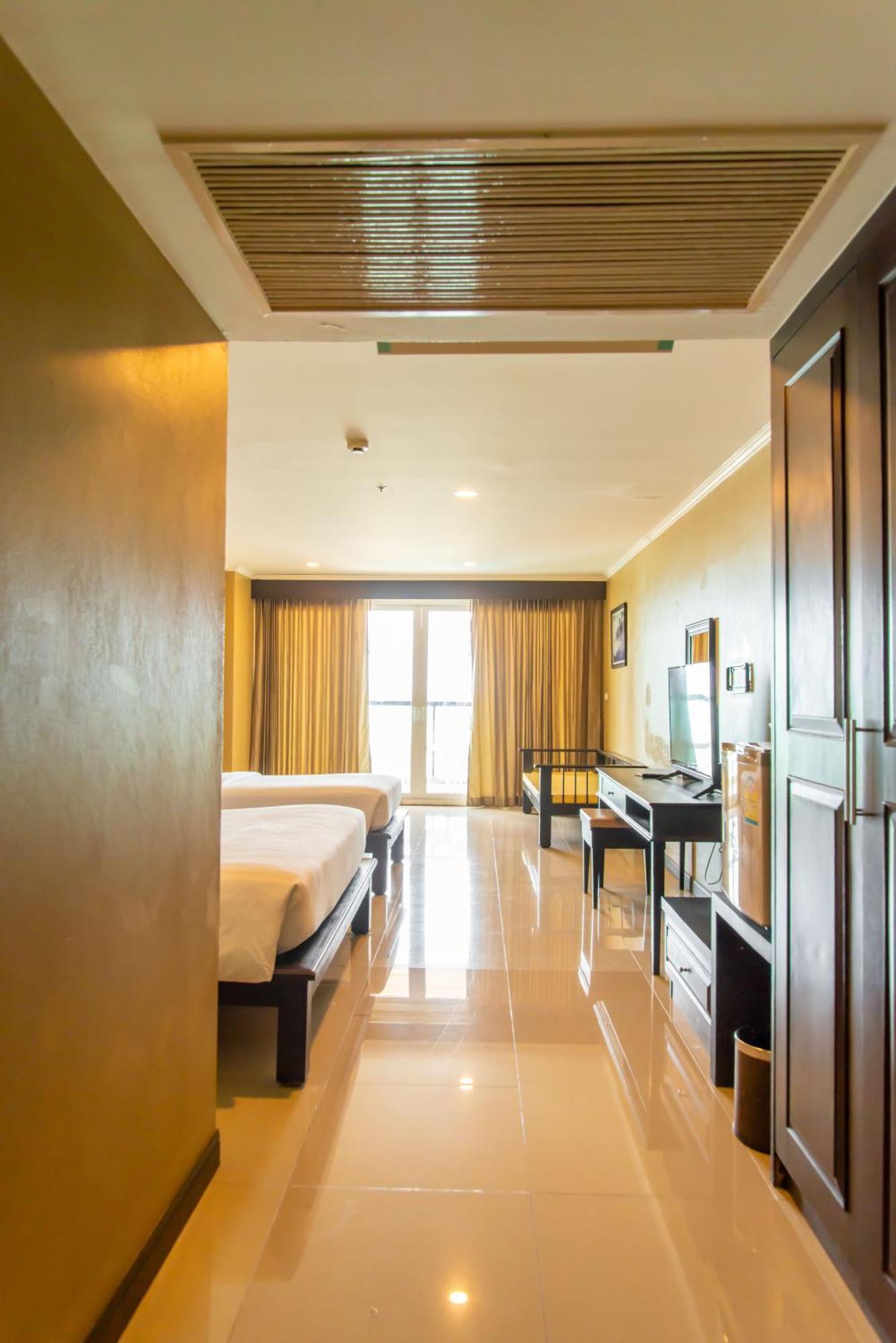 Royal Phala Cliff Beach Resort Бан-Чанг Экстерьер фото