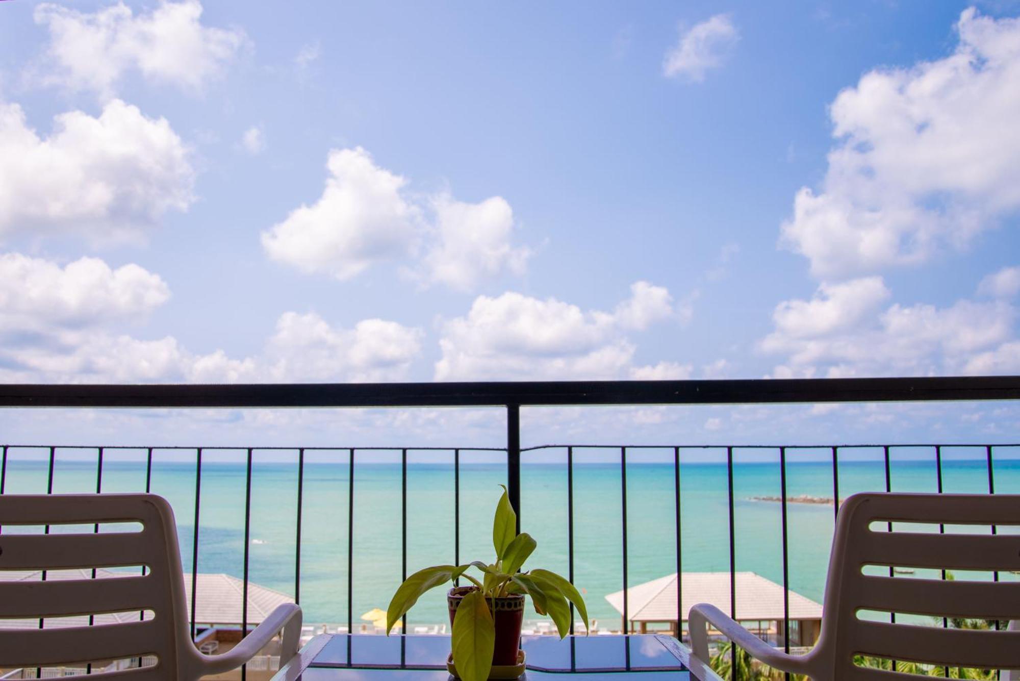 Royal Phala Cliff Beach Resort Бан-Чанг Экстерьер фото